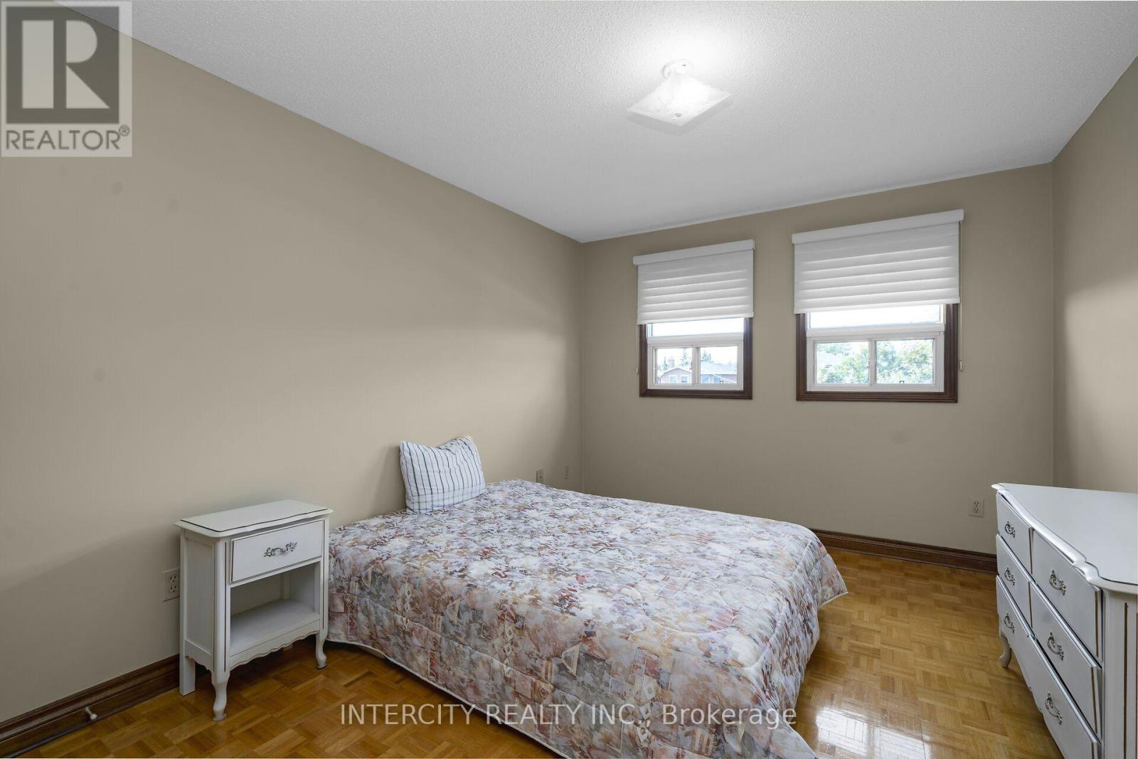 57 KAISER DRIVE - 26