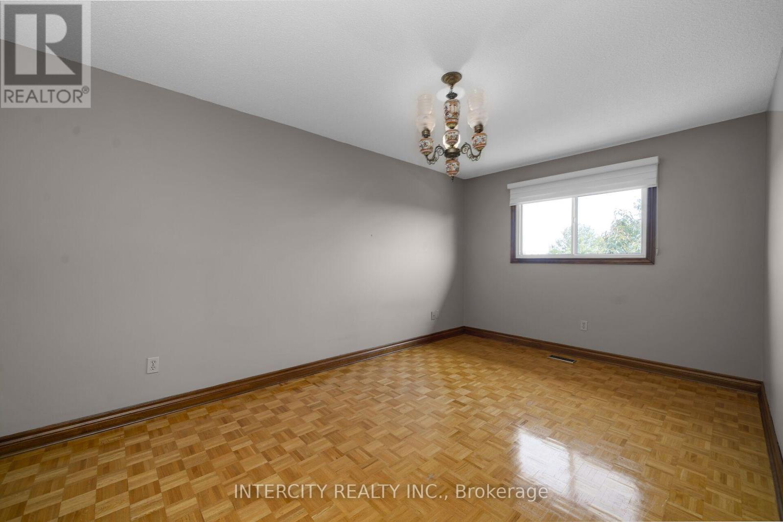 57 KAISER DRIVE - 28