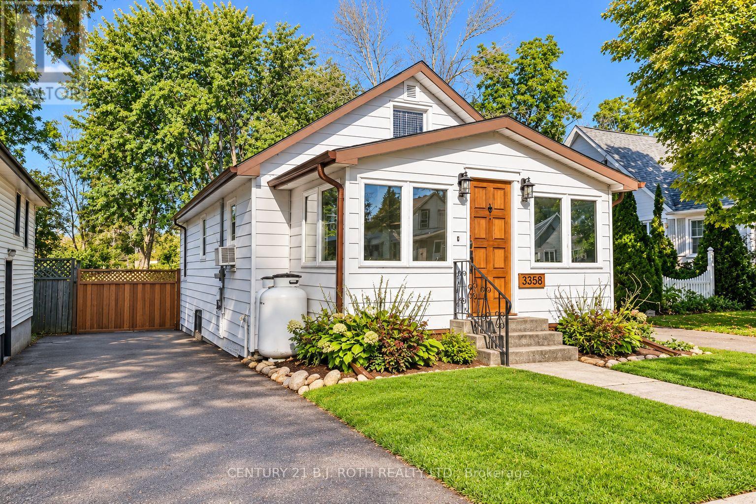 3358 MUSKOKA STREET - 2