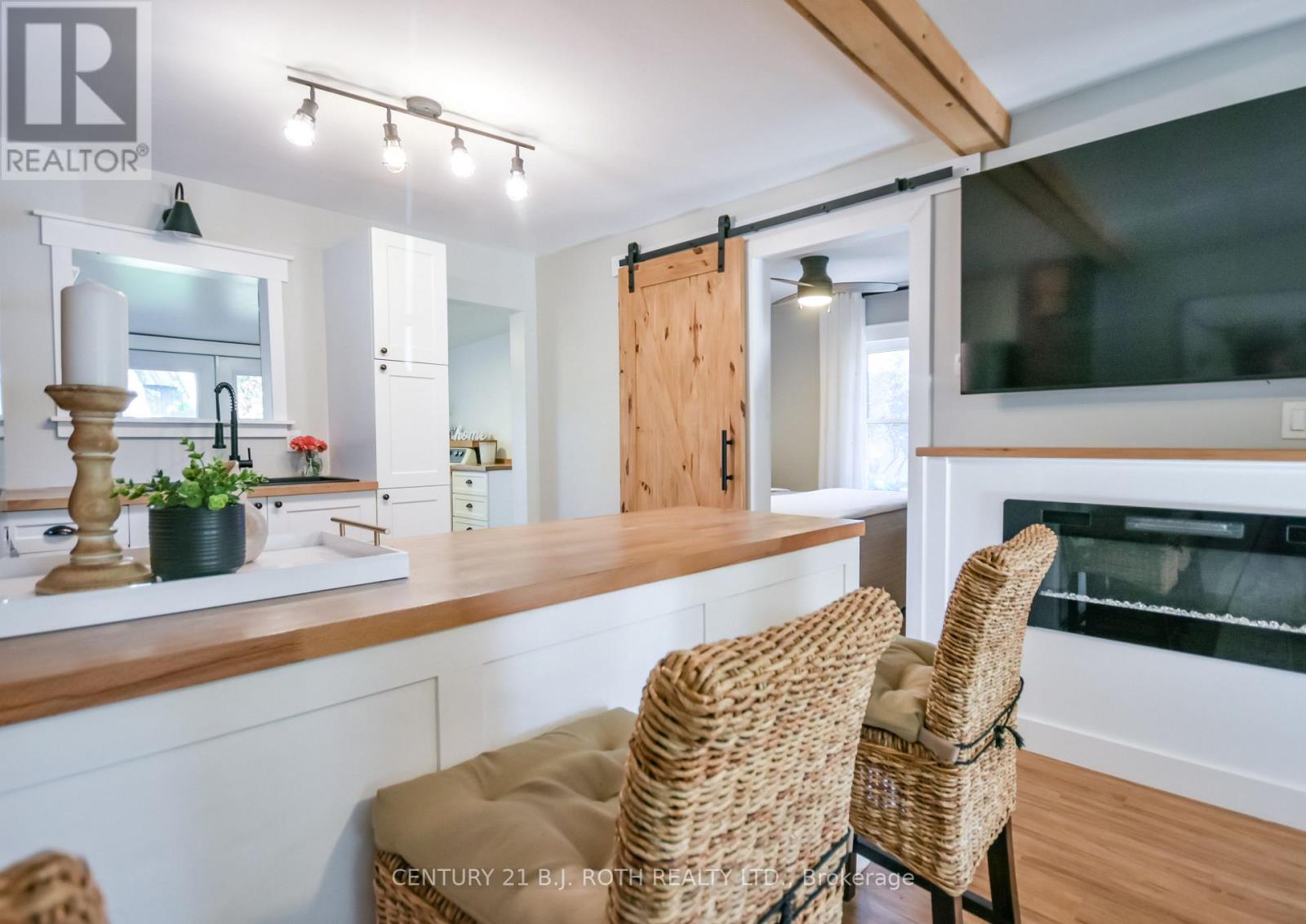 3358 MUSKOKA STREET - 8