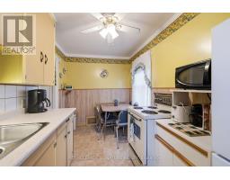 15 Kemp Square, Toronto, ON M6M2V5 Photo 10