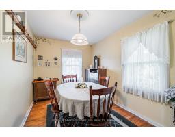15 Kemp Square, Toronto, ON M6M2V5 Photo 12
