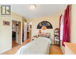 15 Kemp Square, Toronto, ON M6M2V5 Photo 17
