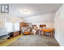 15 Kemp Square, Toronto, ON M6M2V5 Photo 19