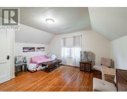 15 Kemp Square, Toronto, ON M6M2V5 Photo 22