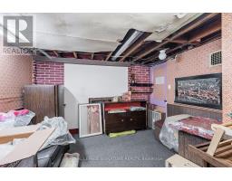 15 Kemp Square, Toronto, ON M6M2V5 Photo 25