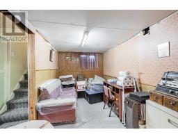 15 Kemp Square, Toronto, ON M6M2V5 Photo 26