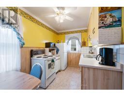 15 Kemp Square, Toronto, ON M6M2V5 Photo 7