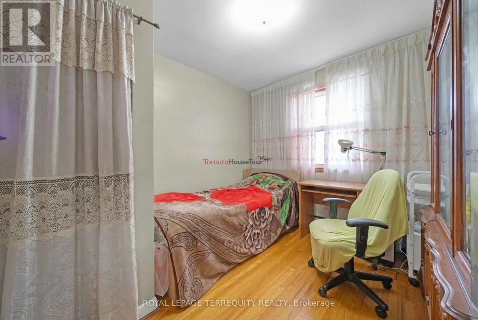 11 DIXIANA COURT - 17