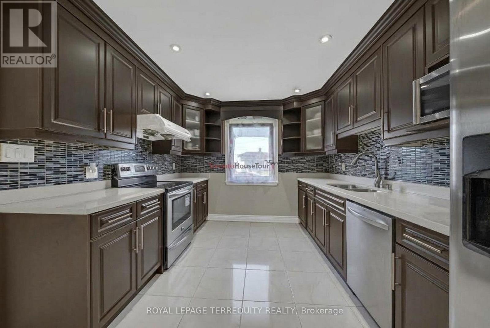 Photo of 11 DIXIANA COURT