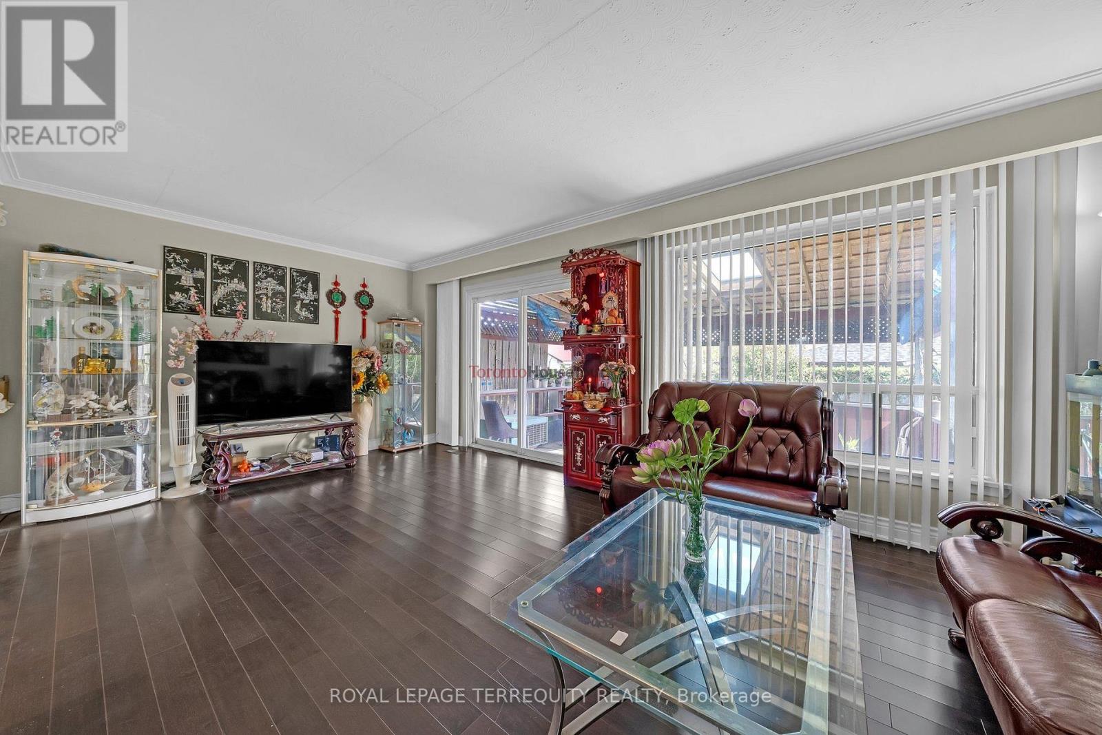 Photo of 11 DIXIANA COURT