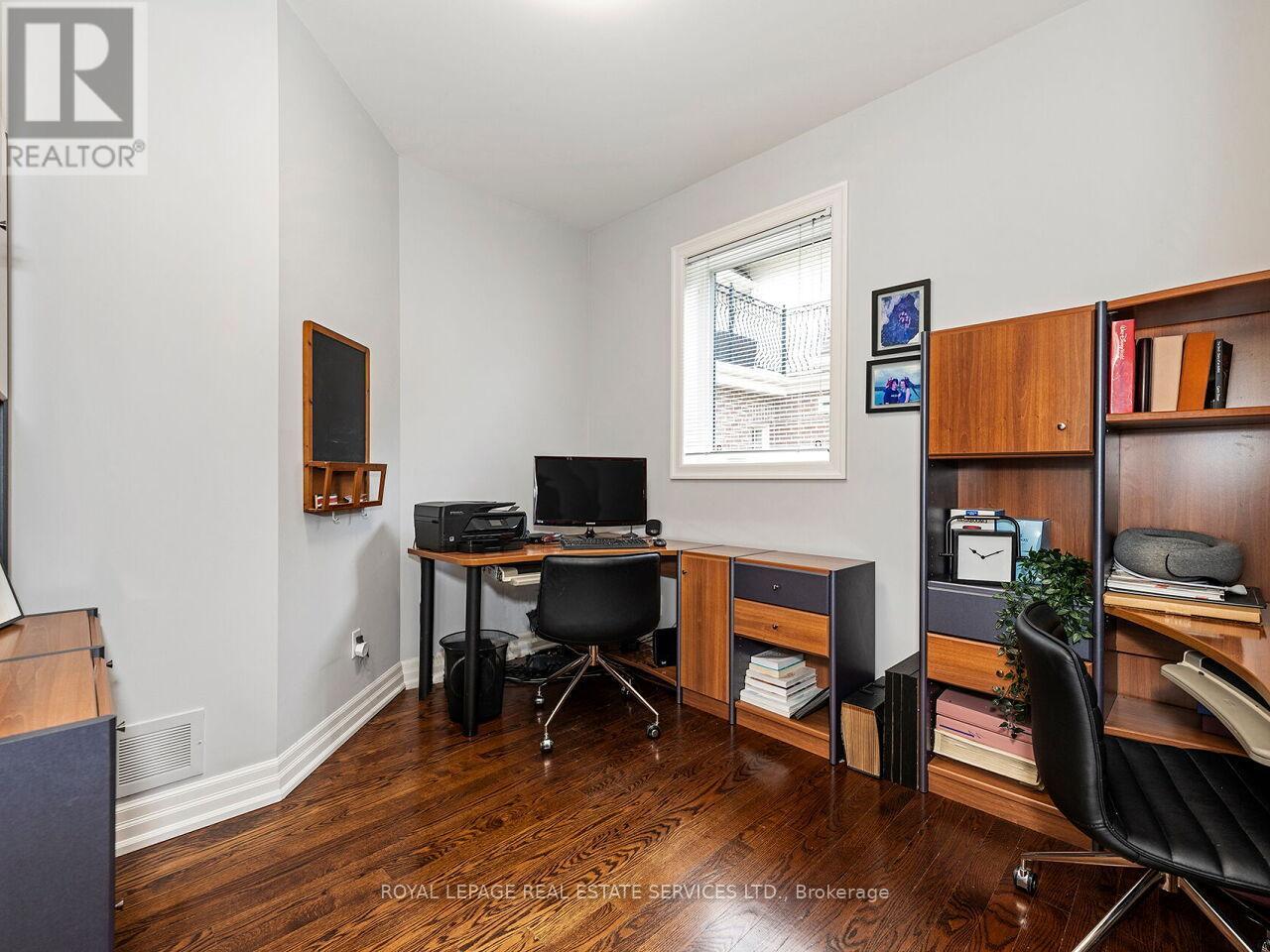 72 PRENNAN AVENUE - 21