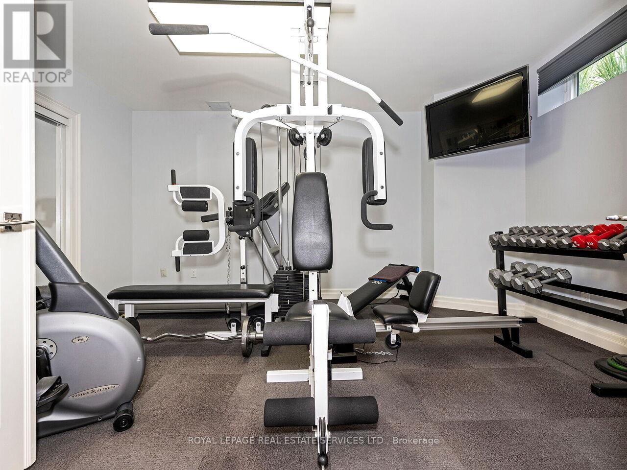 72 PRENNAN AVENUE - 38