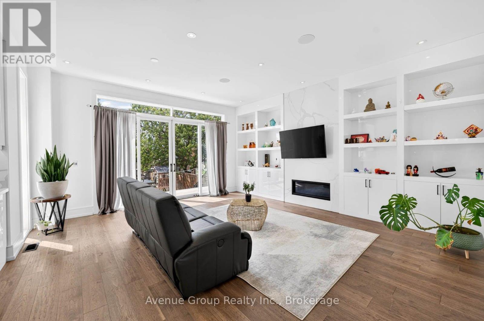 Photo of 33 CARTWRIGHT AVENUE