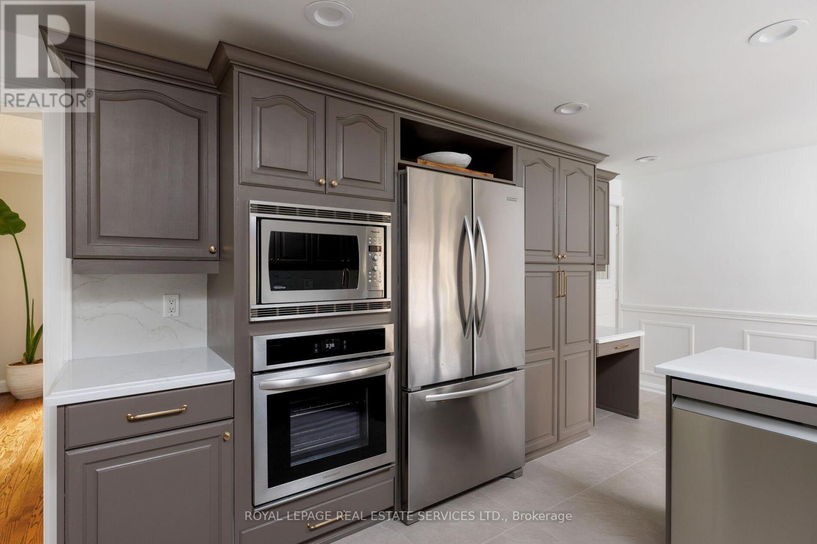 35 BYWOOD DRIVE - 13