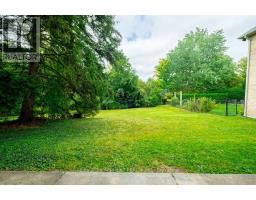 526 Stafford Drive, Oakville, ON L6L4M5 Photo 11