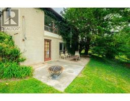 526 Stafford Drive, Oakville, ON L6L4M5 Photo 9