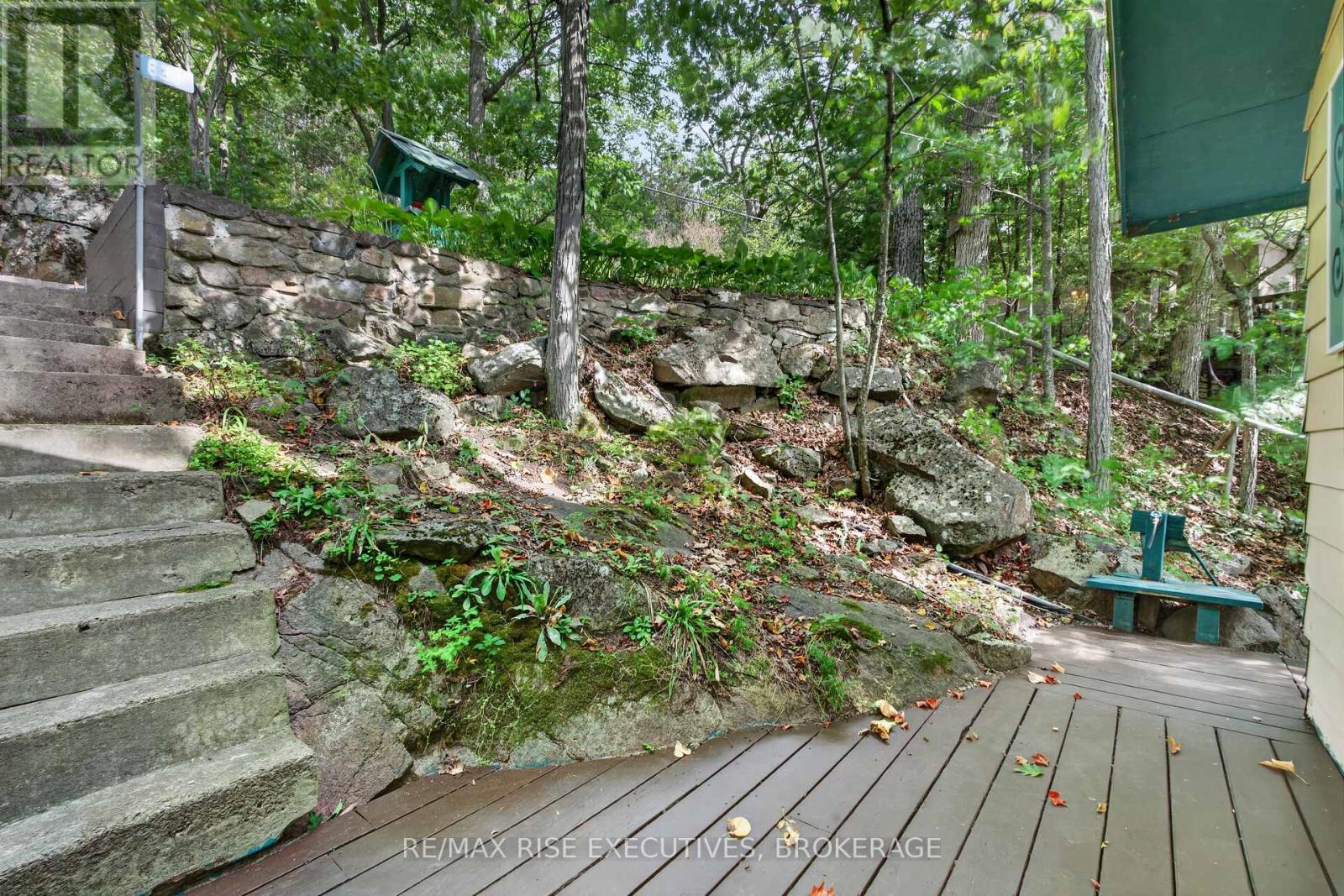 638 DERBYSHIRE POINT LANE - 36