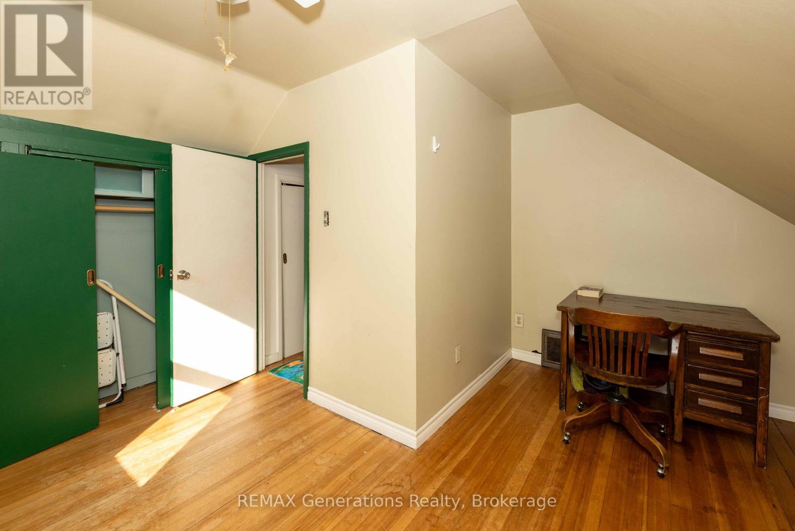 511 EMPIRE AVENUE E - 13