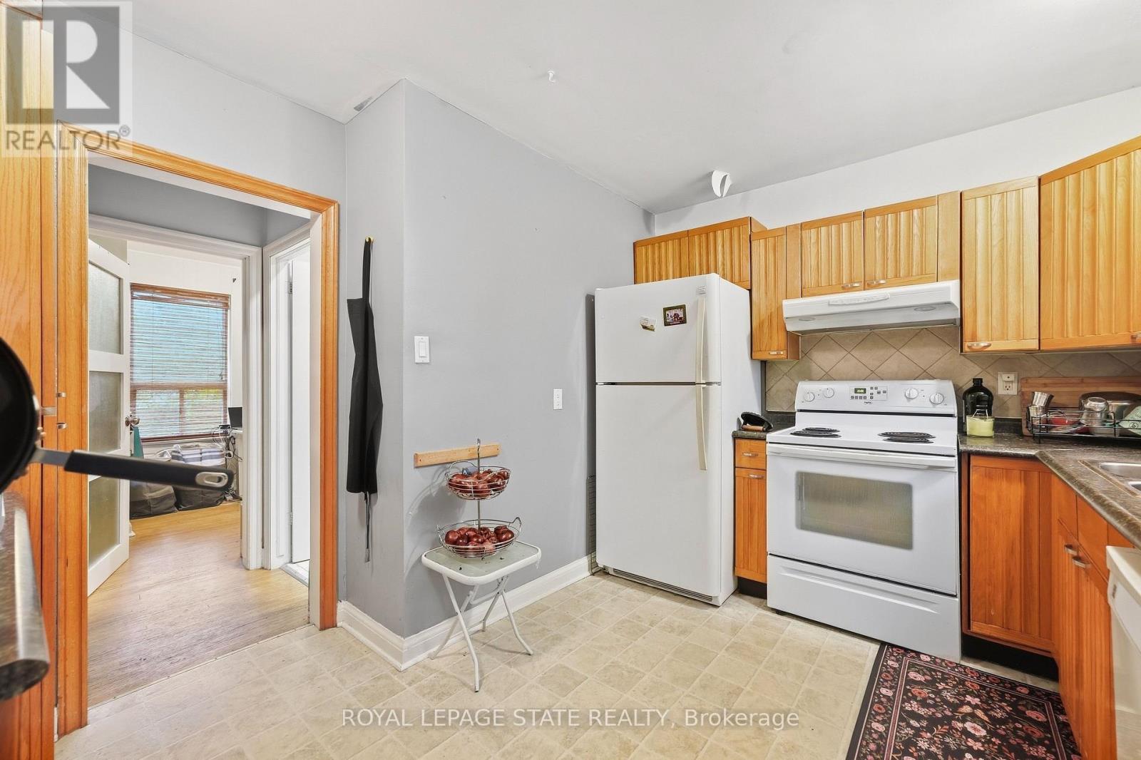 408 SANATORIUM ROAD - 7