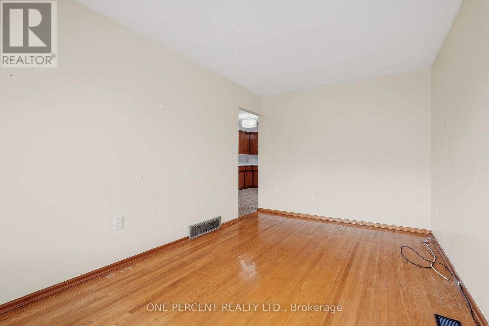 137 PICTON STREET E - 10