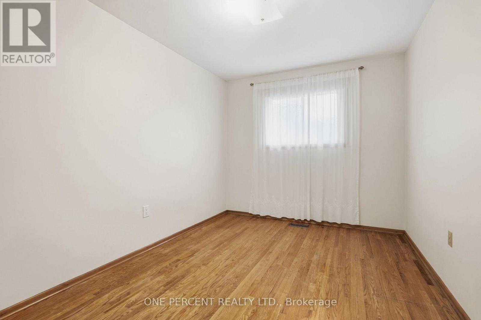 137 PICTON STREET E - 13