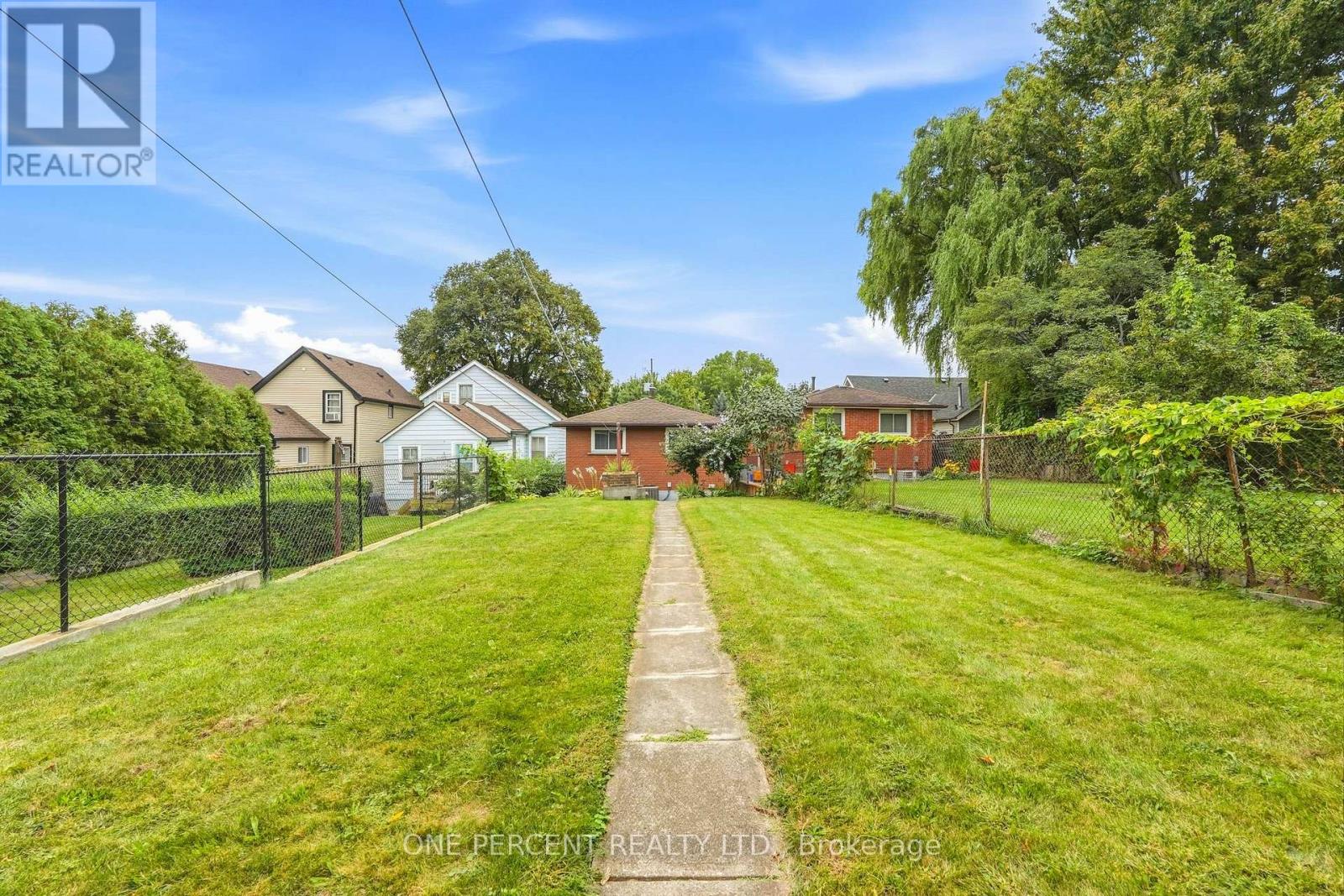 137 PICTON STREET E - 29