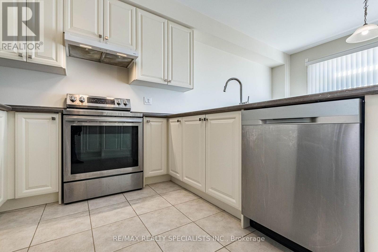 25 CLOY DRIVE - 22