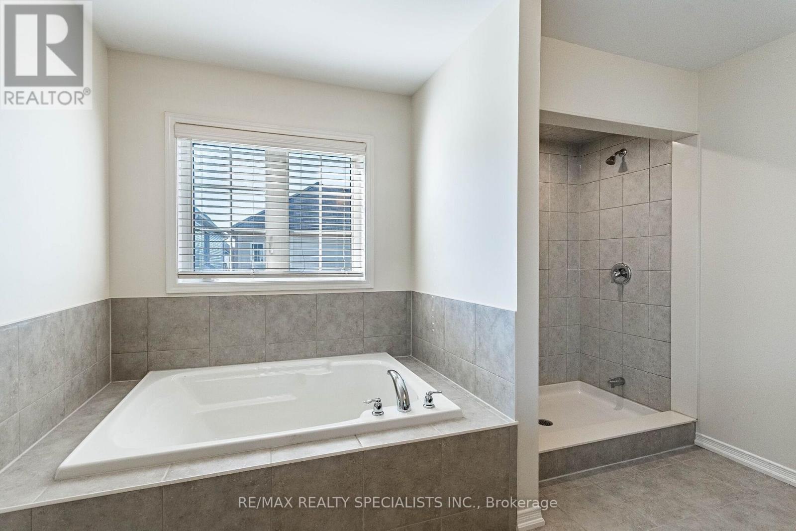 25 CLOY DRIVE - Image 32
