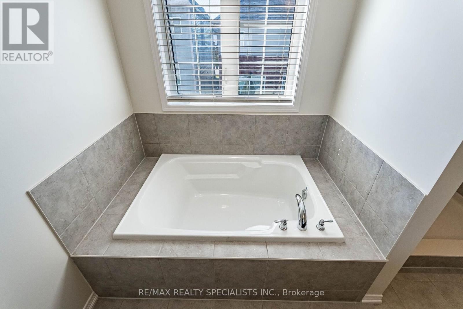 25 CLOY DRIVE - Image 33
