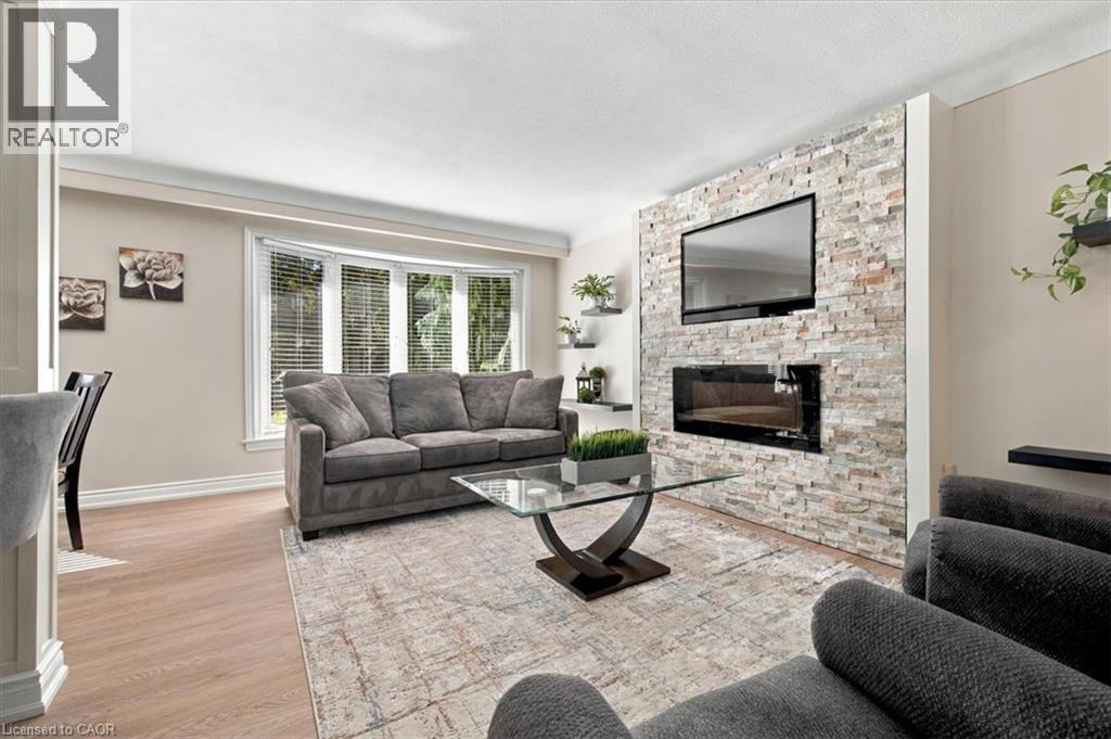 Photo of 2408 HEREFORD Crescent