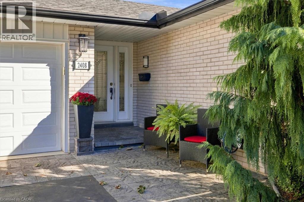 Photo of 2408 HEREFORD Crescent