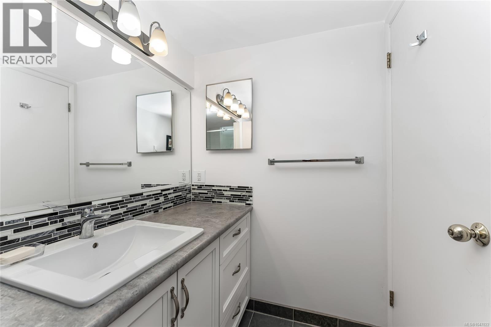 407 2125 Oak Bay Avenue, Oak Bay