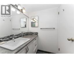 407 2125 Oak Bay Ave, Oak Bay, BC V8R1E8 Photo 13