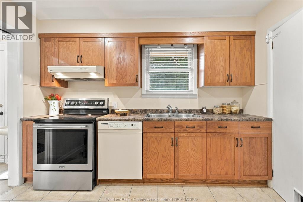 4045 DOUGALL AVENUE - 14