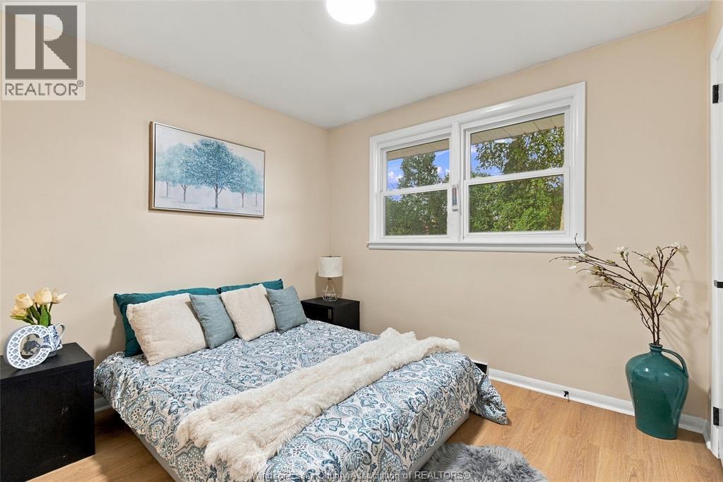 4045 DOUGALL AVENUE - 17