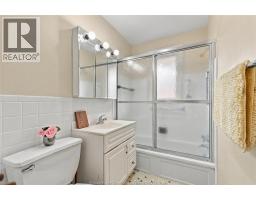 4045 Dougall Avenue, Windsor, ON N9G1X4 Photo 18