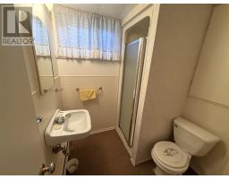 2 Tecumseh Rd, Elliot Lake, ON P5A1M1 Photo 23