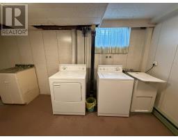 2 Tecumseh Rd, Elliot Lake, ON P5A1M1 Photo 24