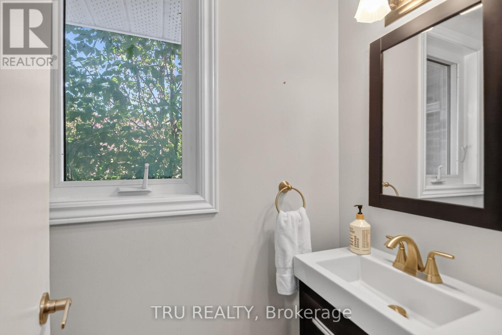 #90 50 LIGHTFOOT PLACE - Image 16