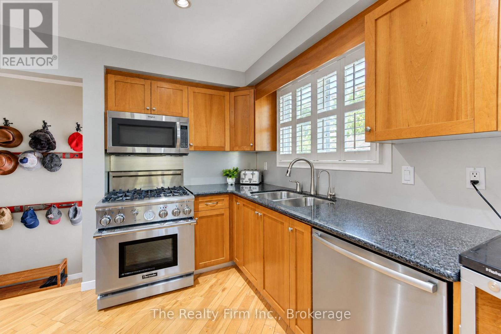 218 FORESTWOOD DRIVE - 11