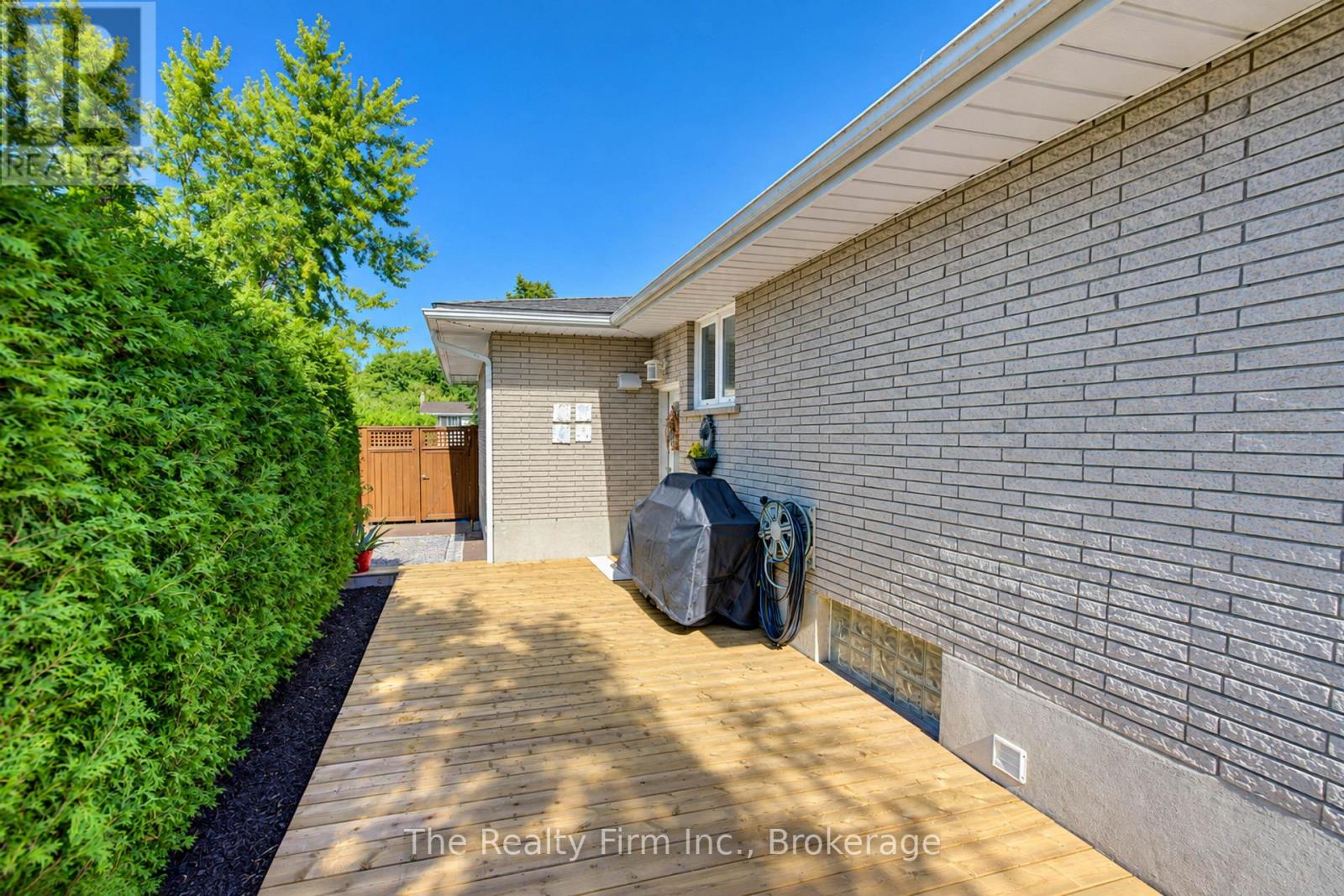 218 FORESTWOOD DRIVE - 45