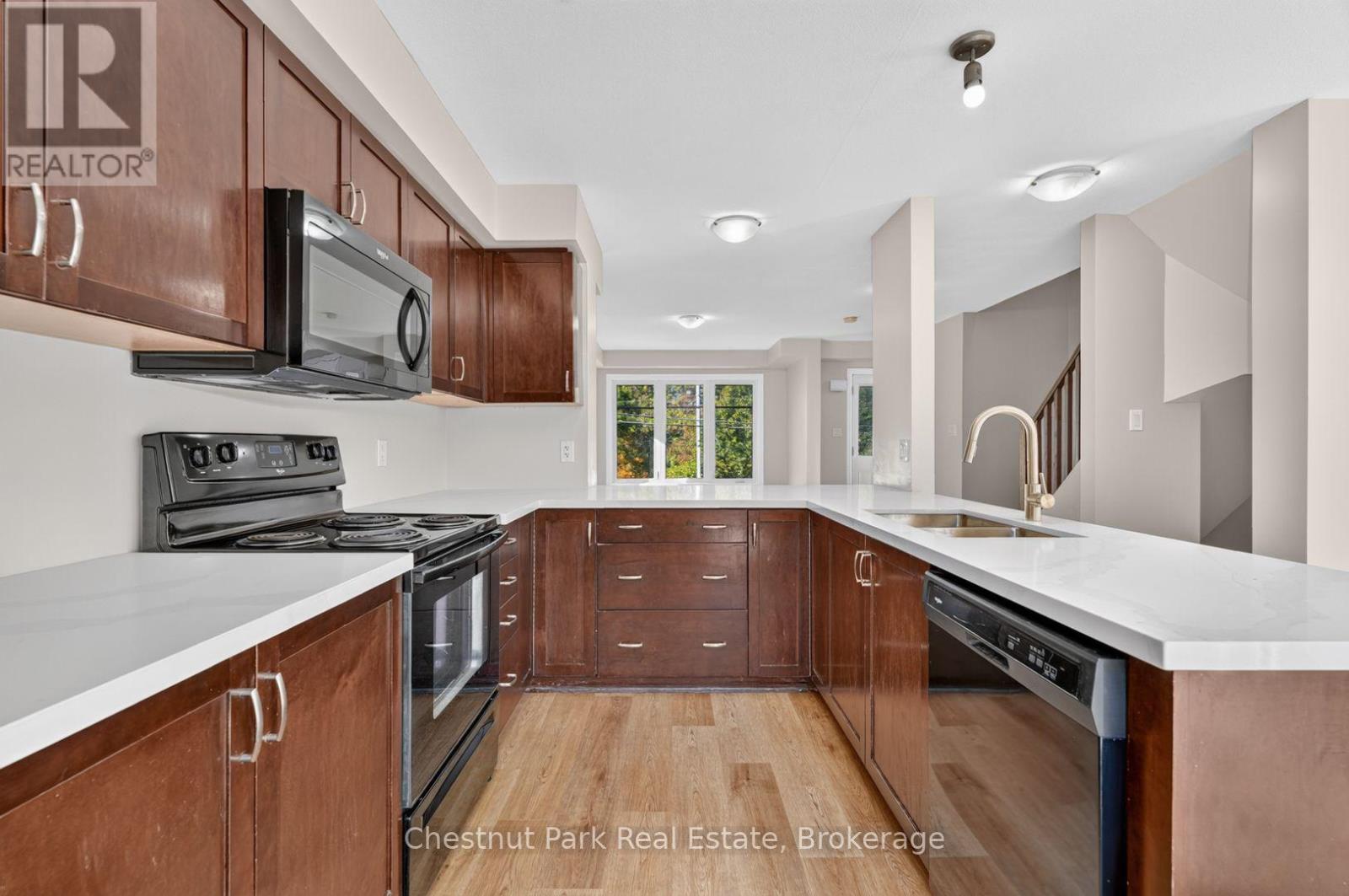 #1 37 SILVER STREET - 11