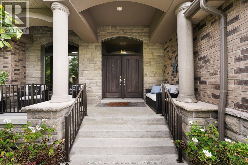 2216 ROXBOROUGH - 6