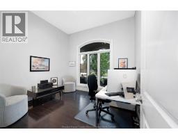 2216 Roxborough, Windsor, ON N9B0A5 Photo 33