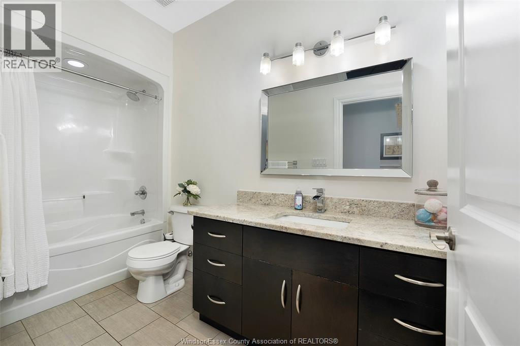 2216 ROXBOROUGH - 31