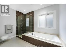 2216 Roxborough, Windsor, ON N9B0A5 Photo 30