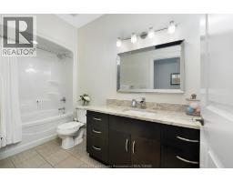2216 Roxborough, Windsor, ON N9B0A5 Photo 31