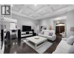 Family room/Fireplace - 2216 Roxborough, Windsor, ON N9B0A5 Photo 17