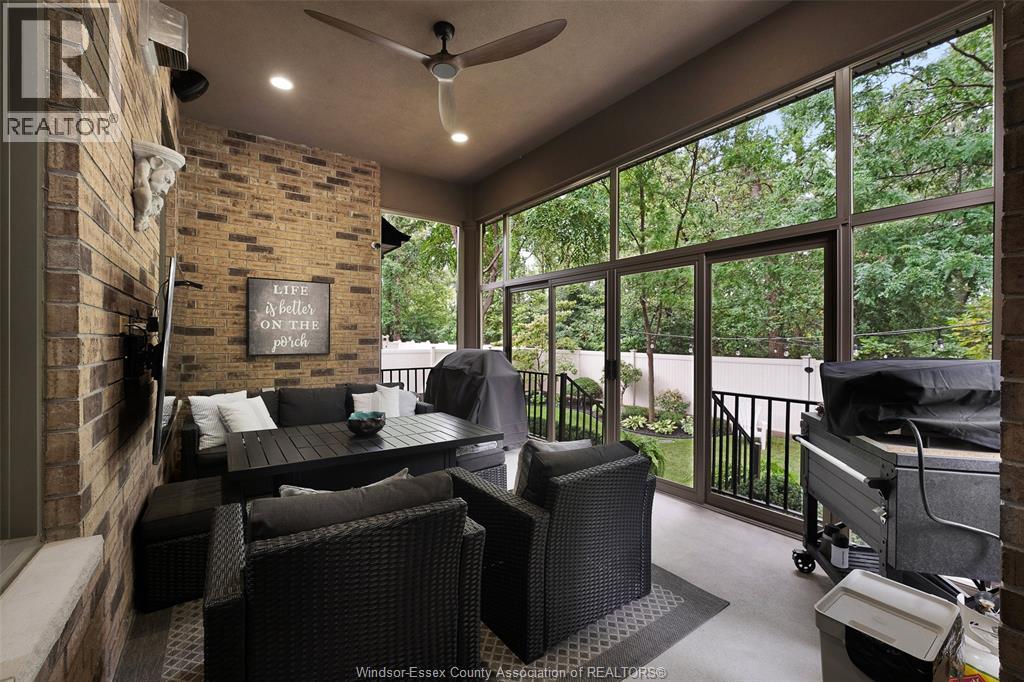 2216 ROXBOROUGH - Image 24
